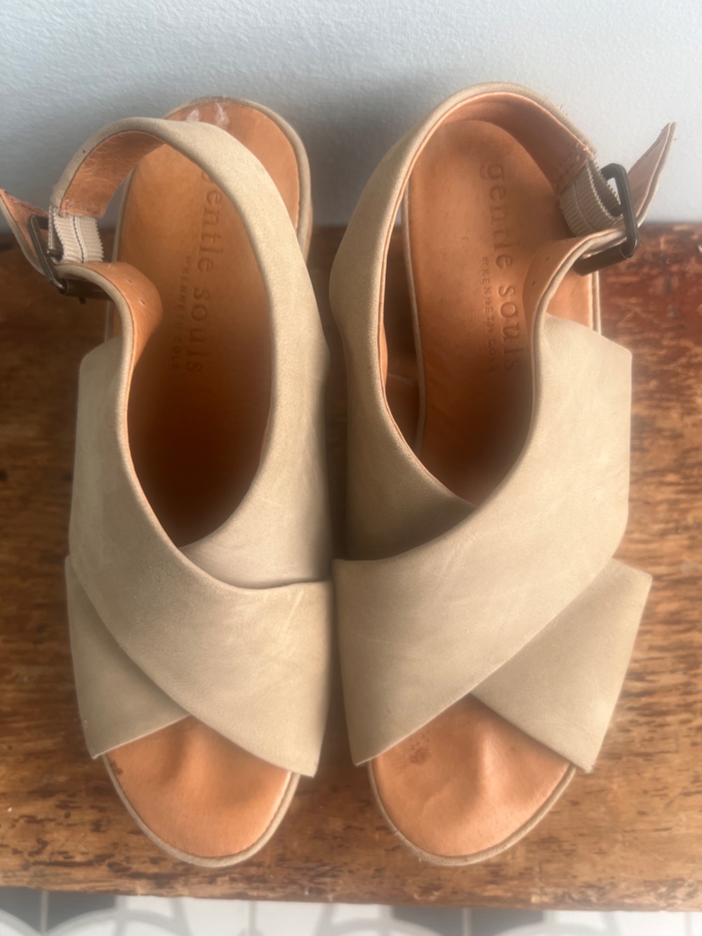Kenneth Cole Gentle Souls Paulina Platform Wedge Sandal Leather Taupe Size 8